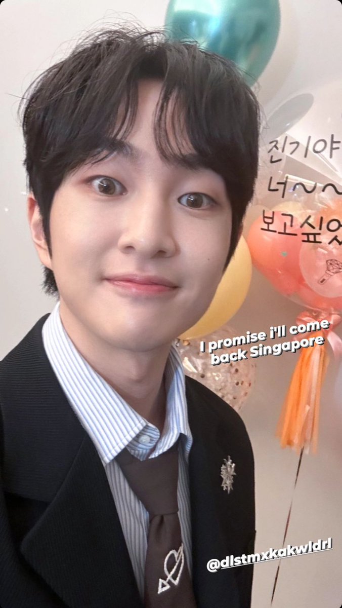 OntokkiAcademy's tweet photo. GRIFFIN Ent. Insta Story Update 📸

Caption: “I promise I’ll come back Singapore”

👉 https://t.co/QHcc25ucCs

We’re so thrilled Onew had a great time on his first official schedule! Please like &amp; leave positive comments!

샤이니 온유 #ONEW #온유 #オニュ @SHINee @griffinenter https://t.co/DGPjuz0lSW