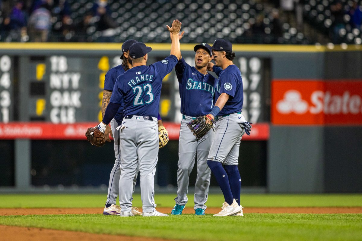 Mariners tweet picture