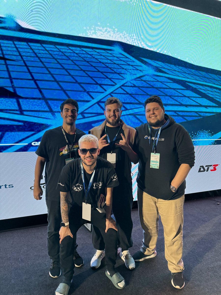_RibasLeo's tweet photo. Entregamos, abdicamos de muita coisa que só nós sabemos, mas entregamos!

Meus irmãos de vida @andreefcosta e @lucao_fpss e o melhor complete possível que não abandonou a gente um segundo @gut0fps… EU AMO VOCÊS! 

6 MD1, 11MD3! Obrigado por todas as mensagens 

Super Heroes  ❤️ https://t.co/3HVFLENkqo