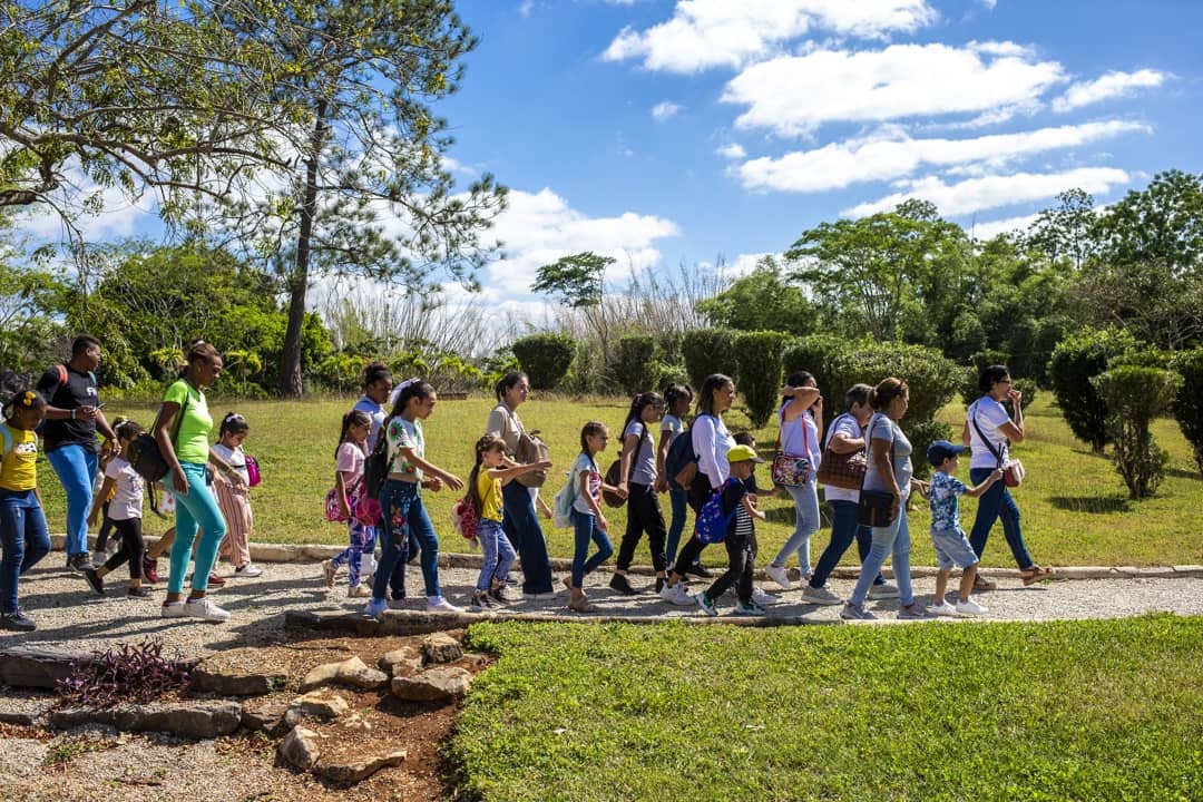 iRécord de visitantes esta semana en el Jardín Botánico Nacional! #Cuba #CDRCuba #TodosSomosCederistas