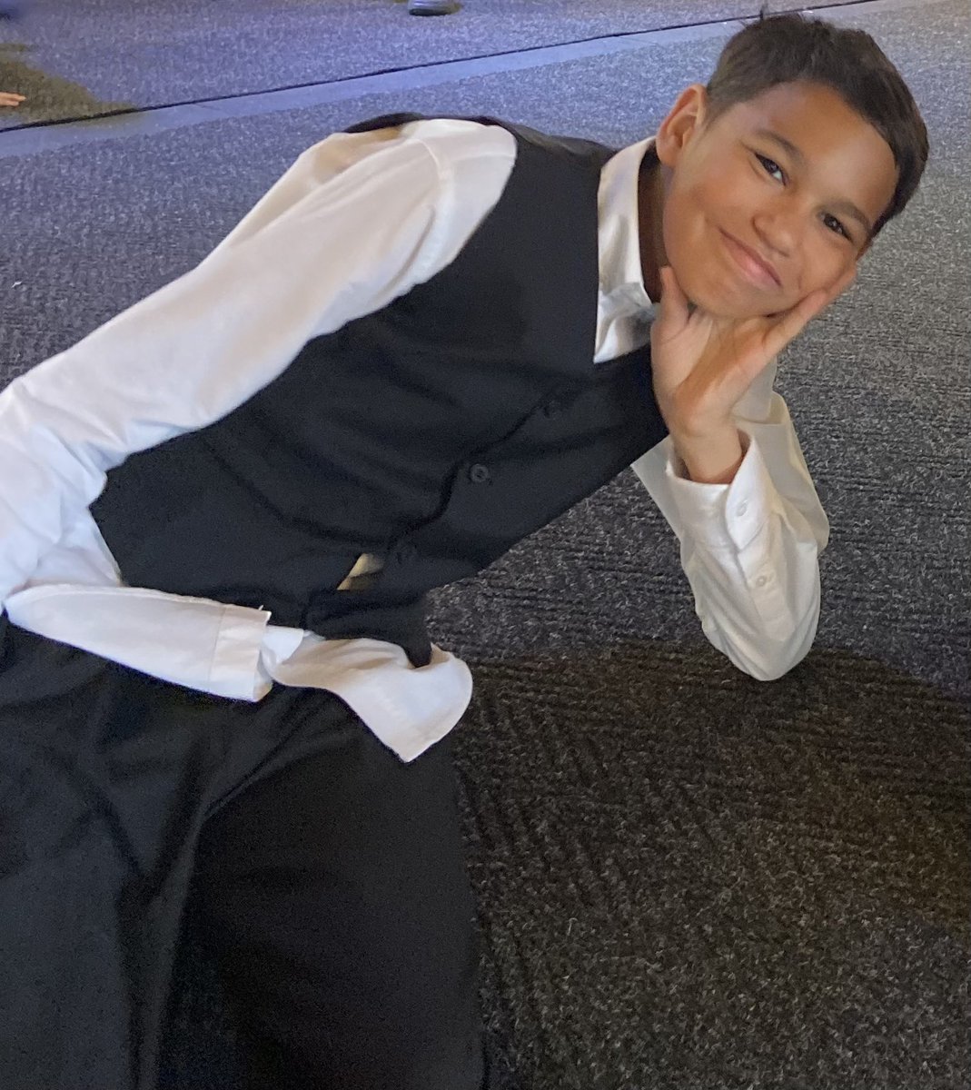 kanzaz's tweet image. I follow and have notis on.
Today I wasn’t on much bc RL…
Had church, dinner and then #MomProm for Mom’s and son’s!
We had a great time tonight!
Here’s a couple of pics of Jayon at the beginning &amp;amp; after dancing, just chillin 😎✨