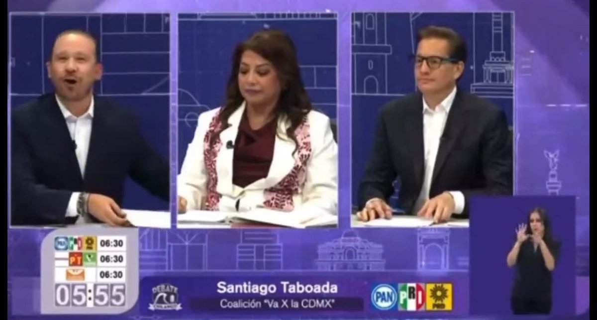 Con un ojo en el Titanic y otro en el debate 🤦, pero mejor titanic por <a href="/AztecaSiete/">Azteca 7</a>
#AmoresEternos  #Titanic