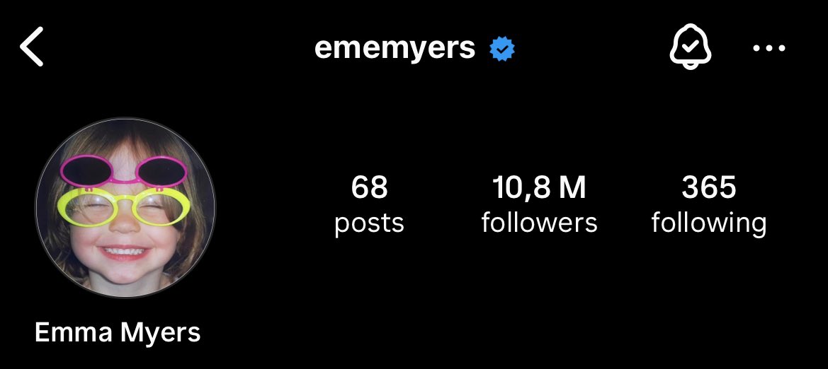 wensadms's tweet image. RANDOMLY WOKE UP AT 5AM TO FIND OUT EMMA CHANGED HER PFP 😭