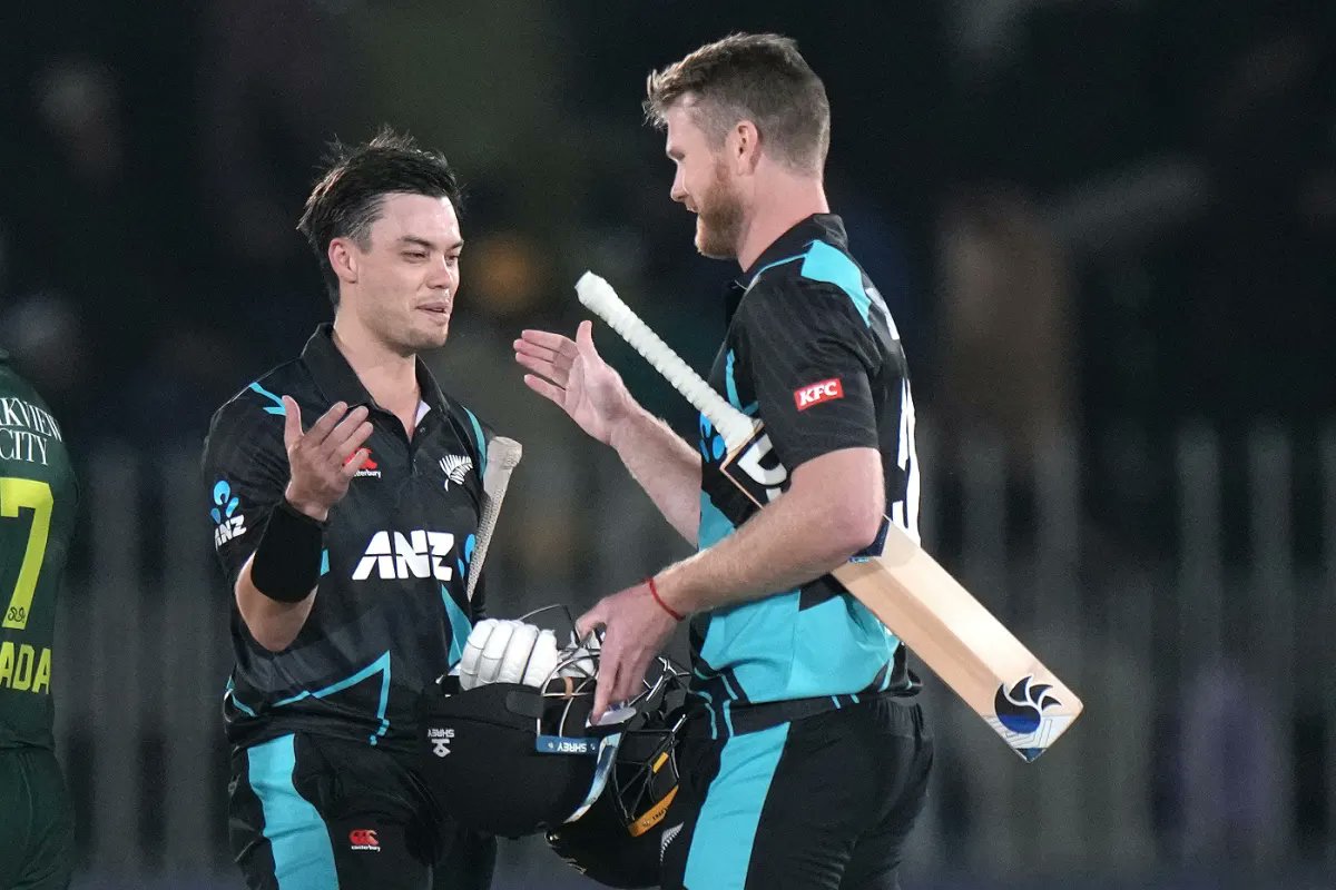 Chapman cashes in as understrength NZ earn win over Pakistan. Mark Chapman cashed in on three dropped catches and smashed 87 not out off 42 balls as understrength New Zealand beat Pakistan by seven wickets in the third T20 to level the five-match series at 1-1.

#NZvsPAK