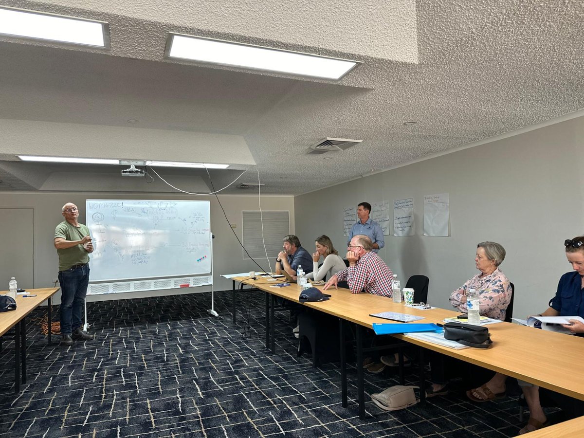 frontiergenetic's tweet photo. Frontier Genetics members gathered in Emerald last wk to plan this year’s sale held online via StockLive on 29-30 Aug.
We were excited to receive &amp; review individual herd’s genetic audits provided by AGBU + how our genetic linkage as a group is tracking. https://t.co/AcAdldPGxw