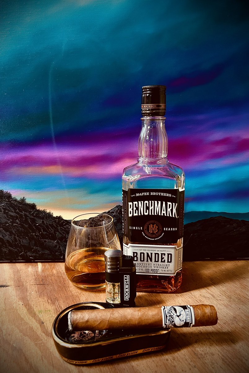AnnapolisAsh's tweet photo. Last one for the night! #natorocigars #benchmark #benchmarkbourbon #benchmarkbonded #annapolisashtalk #cigarsandbourbon #cigarlifestyle💨💨💨 #cigarsofinstagram #staysmokey https://t.co/oMfu0dhhey