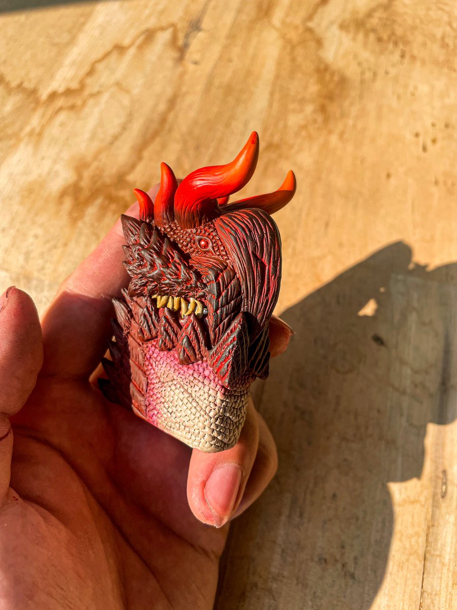 manbrizzy1's tweet photo. Hell blade Glavenus zippo.
Did you ever see a normal version before.

#MonsterHunter #MonsterHunterWorld #MHW https://t.co/5U63uPadv0