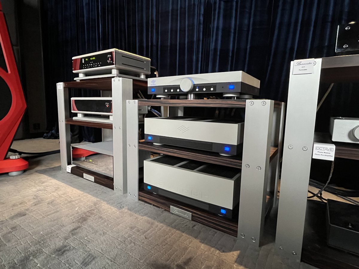 richcoln's tweet image. 【《精雕細琢、處處用心｜Siltech 頂級音響示範會》報導】
#Siltech #Symphony #OpenBaffle #5ways #Speaker #SAGA #C1 #preamp #V1 #VoltageAMP #P1 #PowerAMP #TripleCrown #S10 #MonoCrystal #Silver
Read the full article here: reurl.cc/1vgrEG