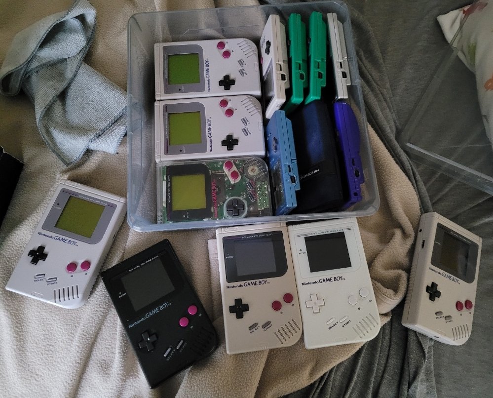 Lord_Wompus's tweet photo. Happy birthday Game Boy! 🎉
I was there at launch and you have given me a lot of fun times over the years.
#GameBoy35th https://t.co/WALUco525u