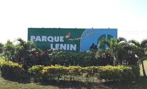 Xiomara85533431's tweet photo. Parque Lenin de Cuba, inaugurado el 22/4/1972, atractivo por ser un escenario verde muy propicio para el turismo de familia y descanso, con un toque distintivo en cuanto al recreo de naturaleza. #ParqueLenin es considerado un pulmón de la ciudad por la majestuosidad de su flora. https://t.co/GWa6lbbyKA