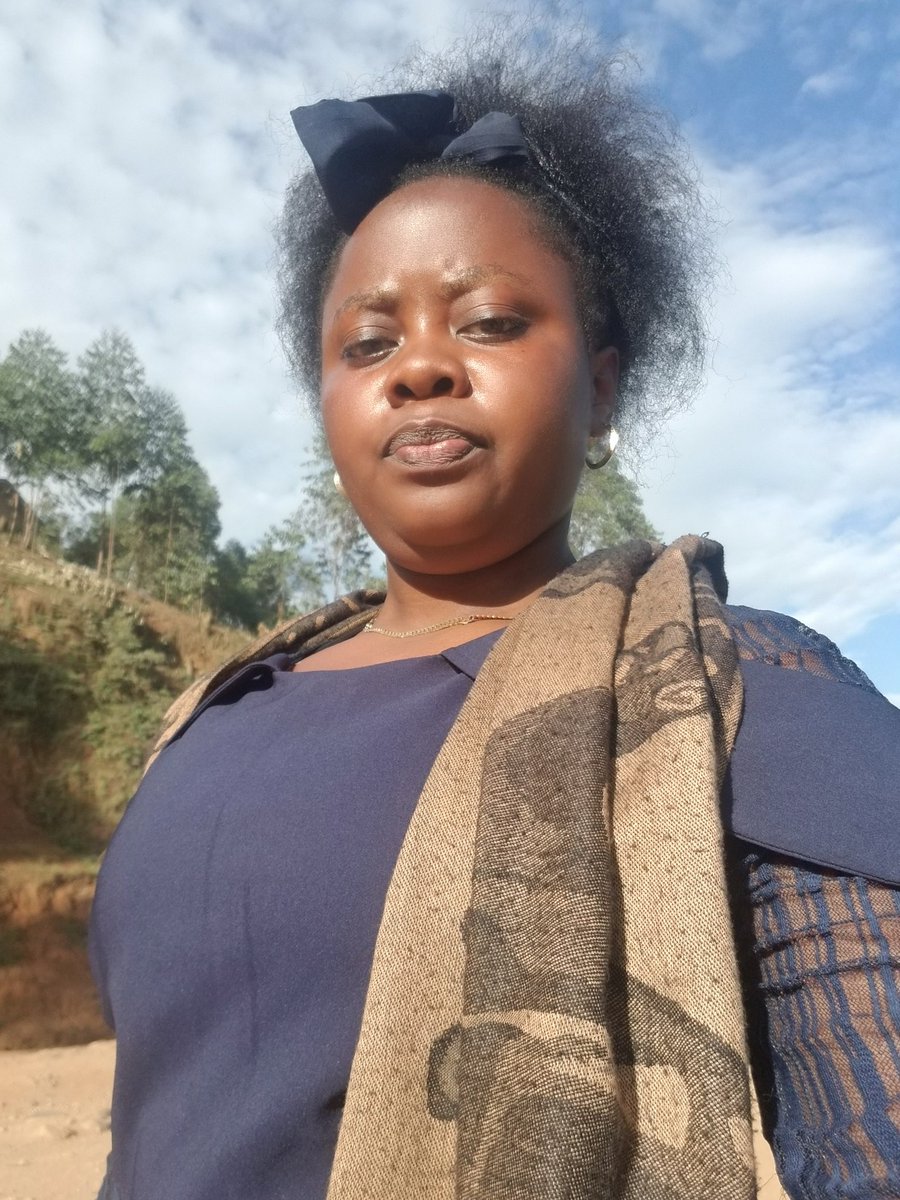 CMutuho's tweet photo. 🔴⚠️Il est actuellement difficile  de se réveiller  au frais, à  7h00 déjà  il fait  tellement chaud.  
La terre,  notre maison brûle, plantons les arbres  pour  la protéger, nous protéger. 
#ProtectOurPlanet 
#ProtectOurSelves https://t.co/Kups6XZ8vJ
