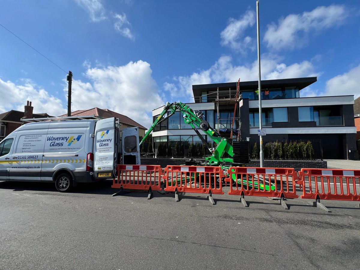 CraneCompact's tweet photo. Thanks to Waveney Glass we had the opportunity to assist them with the replacement glass units on this stunning coastal property. 

Utilising the reach of the C10e #SpiderCrane and its fly jib replacing this large 3rd floor glass unit under a soffit was made easy. 

#CraneHire https://t.co/GAV9JXKoMv