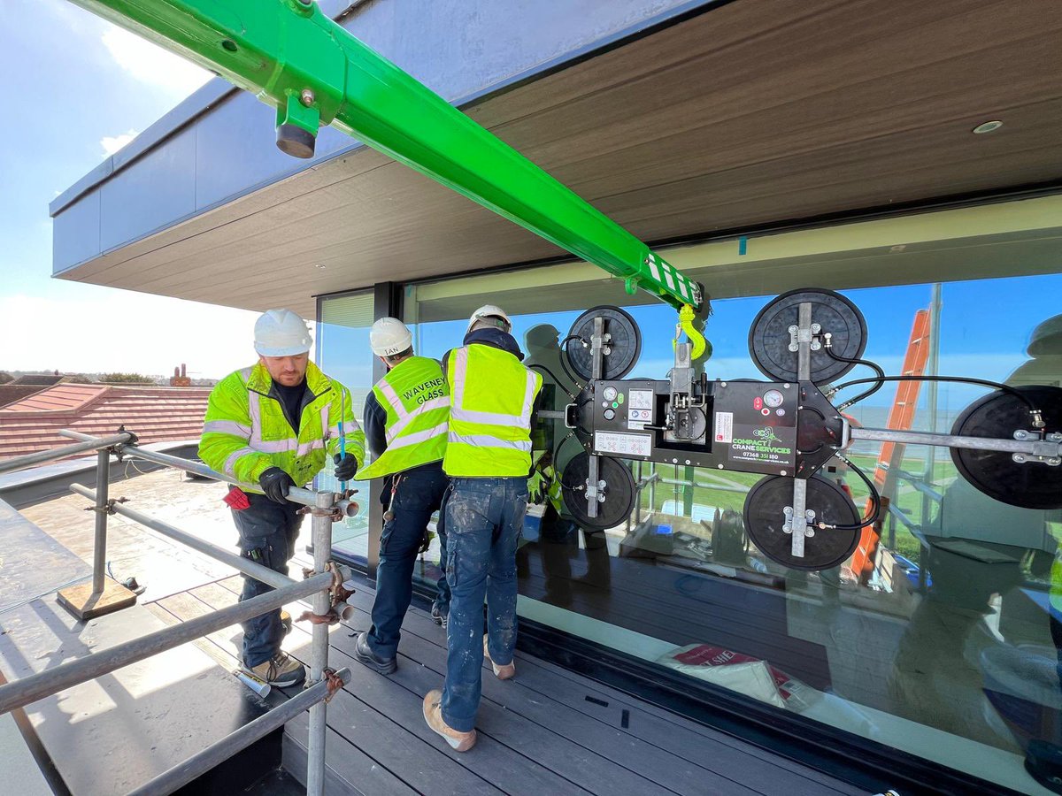CraneCompact's tweet photo. Thanks to Waveney Glass we had the opportunity to assist them with the replacement glass units on this stunning coastal property. 

Utilising the reach of the C10e #SpiderCrane and its fly jib replacing this large 3rd floor glass unit under a soffit was made easy. 

#CraneHire https://t.co/GAV9JXKoMv