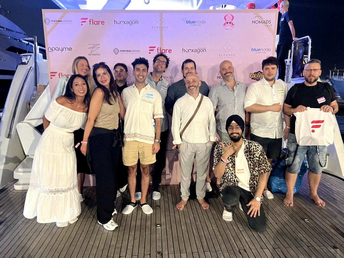 We had our team offsite last week in Dubai ☀️ I still remember we were a small team on the last offsite, but we have since expanded, which really excites me about flare's future and vision. It was amazing to connect face-to-face, build connections beyond the screen, and