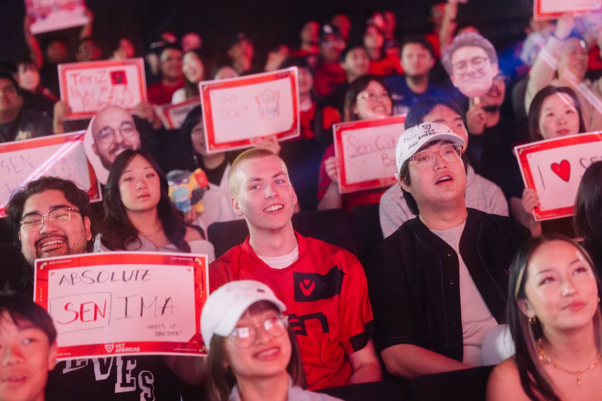 MikeTheCactus's tweet photo. shoutout riot for the flicks https://t.co/DyIoVYvzFt