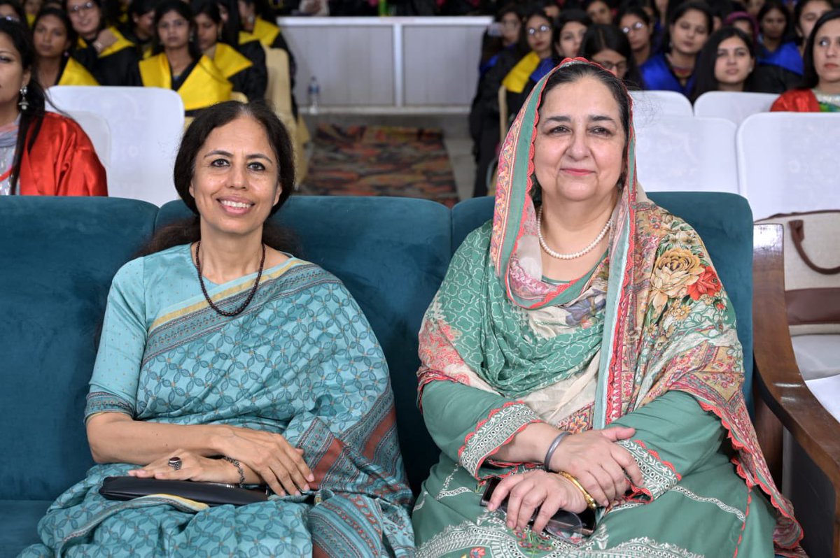 It was an honour to preside over the convocation of SR Government College for Women , Amritsar which has produced eminent women leaders like @thekiranbedi , @DeeptiNaval , Ritu Kumar @RitukumarHQ and many others @karandi65