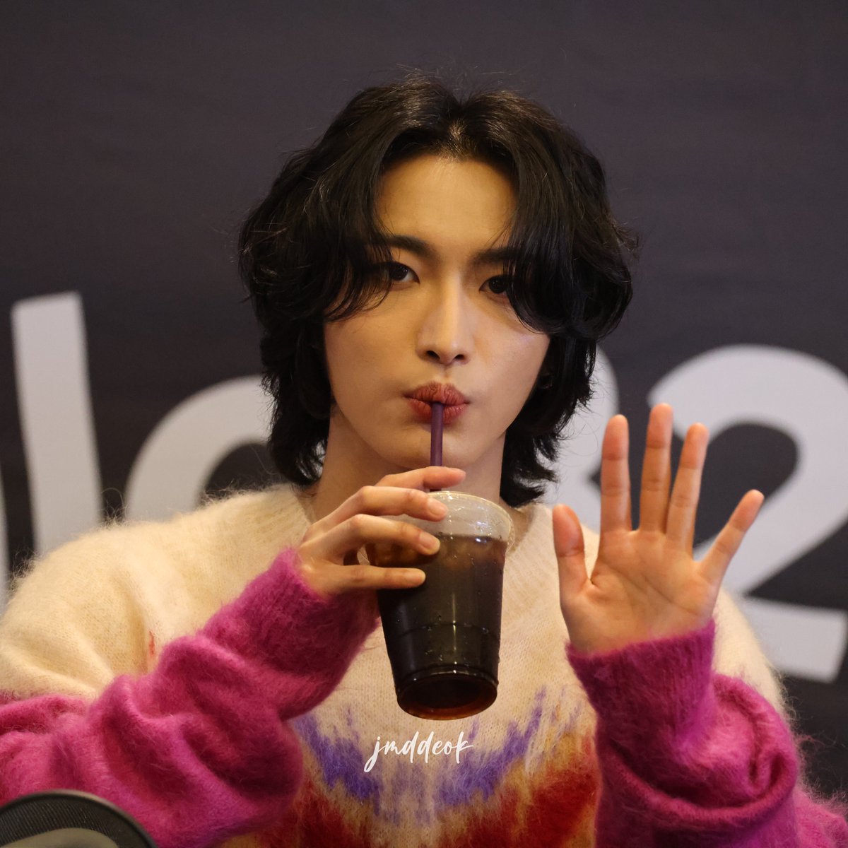 ☕️

240421 hello82 la fansign

#ATEEZ #에이티즈 #SEONGHWA #성화