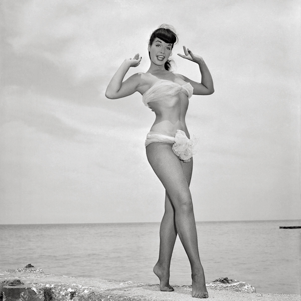 The first of 24 hours of Bettie Page - celebrating her birthday of 4/22/1923 in beachwear bows! 
#BOTD #BettiePage