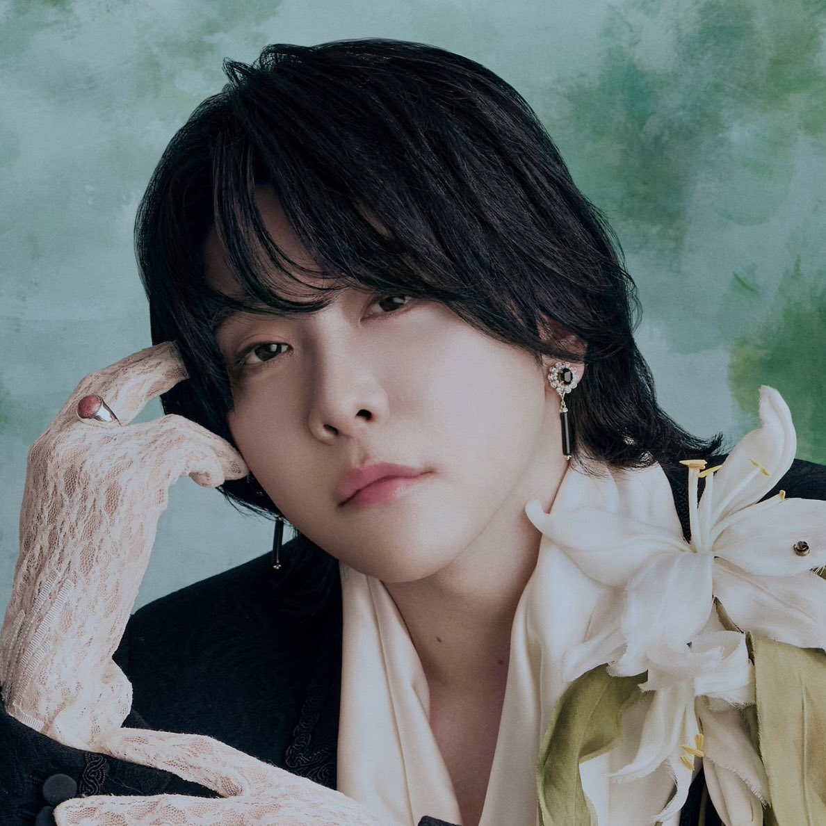 Mrs. GREEN APPLE New Artist Photo もっくん着用イヤリング nacha's