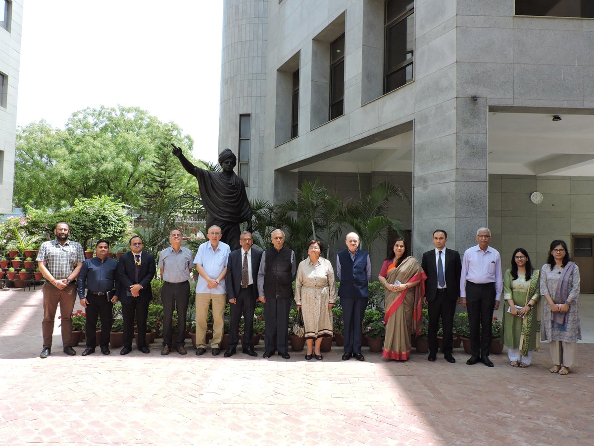 Glimpses from the visit by the United Nations Assistance Mission in Afghanistan (UNAMA) delegation to VIF on 19th April to discuss the present situation in #Afghanistan. The delegation was led by Ms Roza Otunbayeva, the Special Representative of the Secretary-General (SRSG) for…