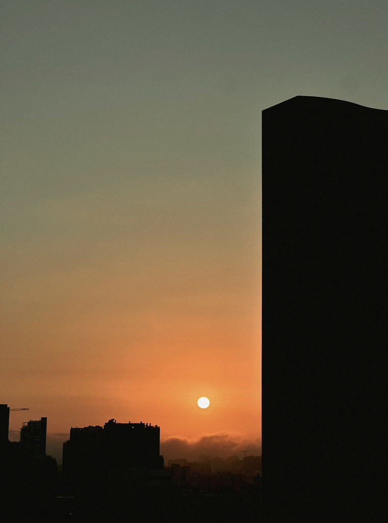ChristianGozzer's tweet photo. Sunset en Lima. https://t.co/efcLyPOn1M