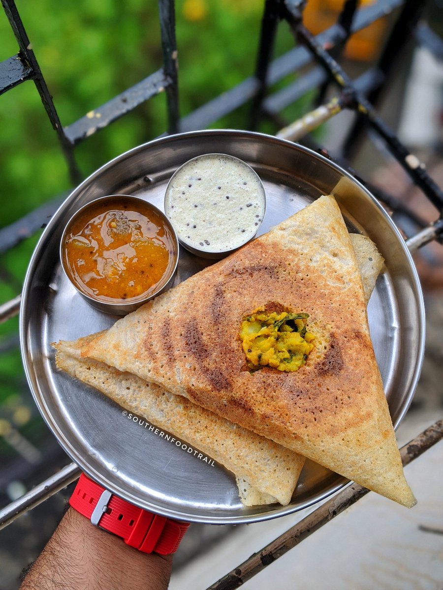 Masala Dosai, Chutney & Sambar 

#teampixel #southernfoodtrail