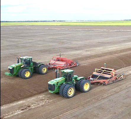 cbrill01's tweet photo. Have updated both base and bucket receivers to SF7000 for John Deere igrade levelling. Have noticed better signal stability. Signal still does float but not as much as the SF3000/6000. GPS pages comparing SF7000 to SF6000 #igrade #sf7000 #hutcheonandpearce https://t.co/I1pmOMBXqP