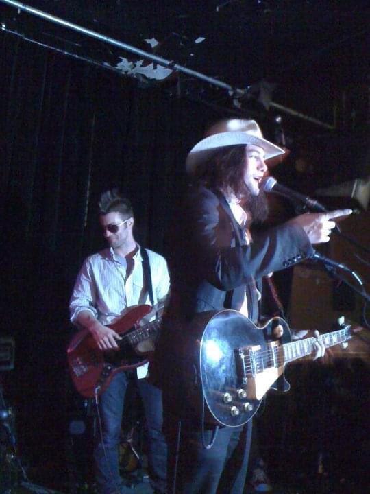 edieeverson's tweet photo. @JacksonRathbone hi! Facebook memories reminded me of this 100 Monkeys show in Memphis, TN at the HiTone April of 2010 😳 most of the photos are blurry but some turned out great. Anyway, it was a great show! https://t.co/tMVv03ETlD