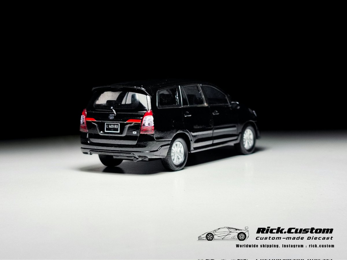 rick_custom tweet picture