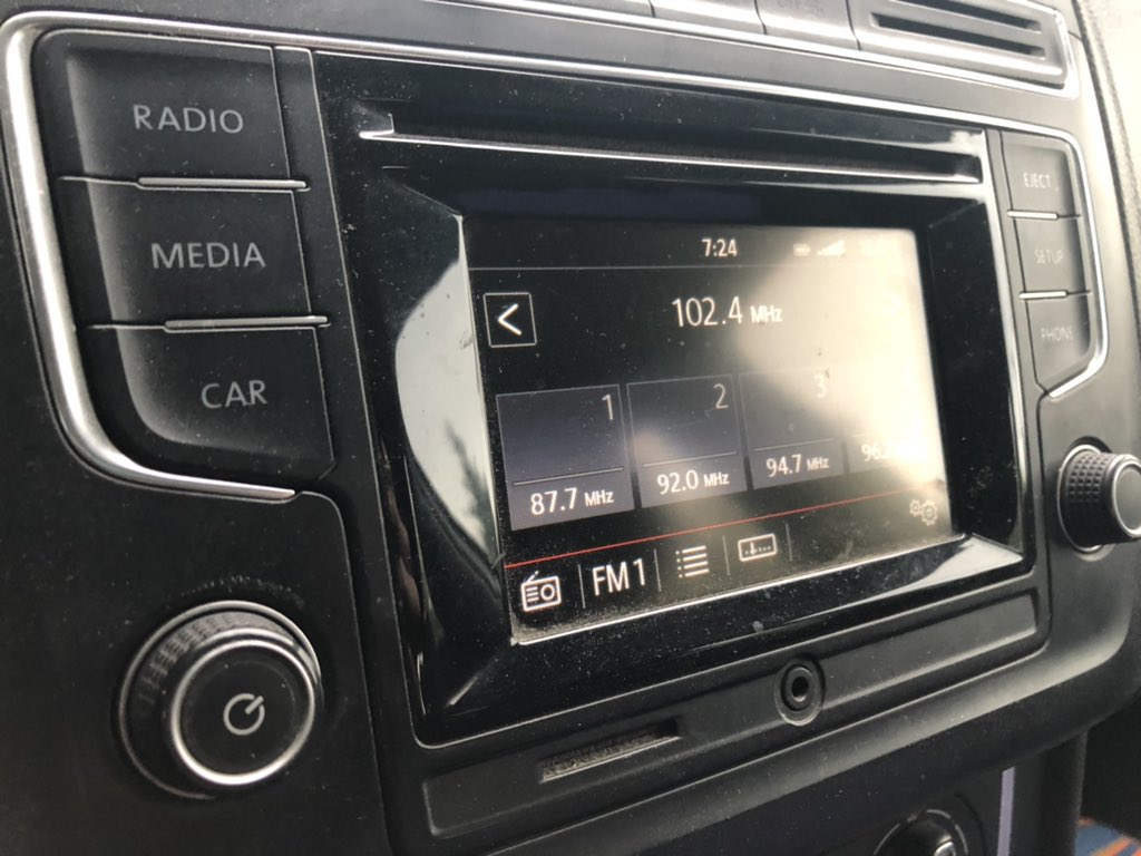 Günaydın herkese güzel bir hafta diliyorum 🌺🌸

Sizce Sabah işe giderken hangi radyo dinlenmeli ? 

#radyo #işegiderken #iyihaftalar #sabah #müzik #şarkı