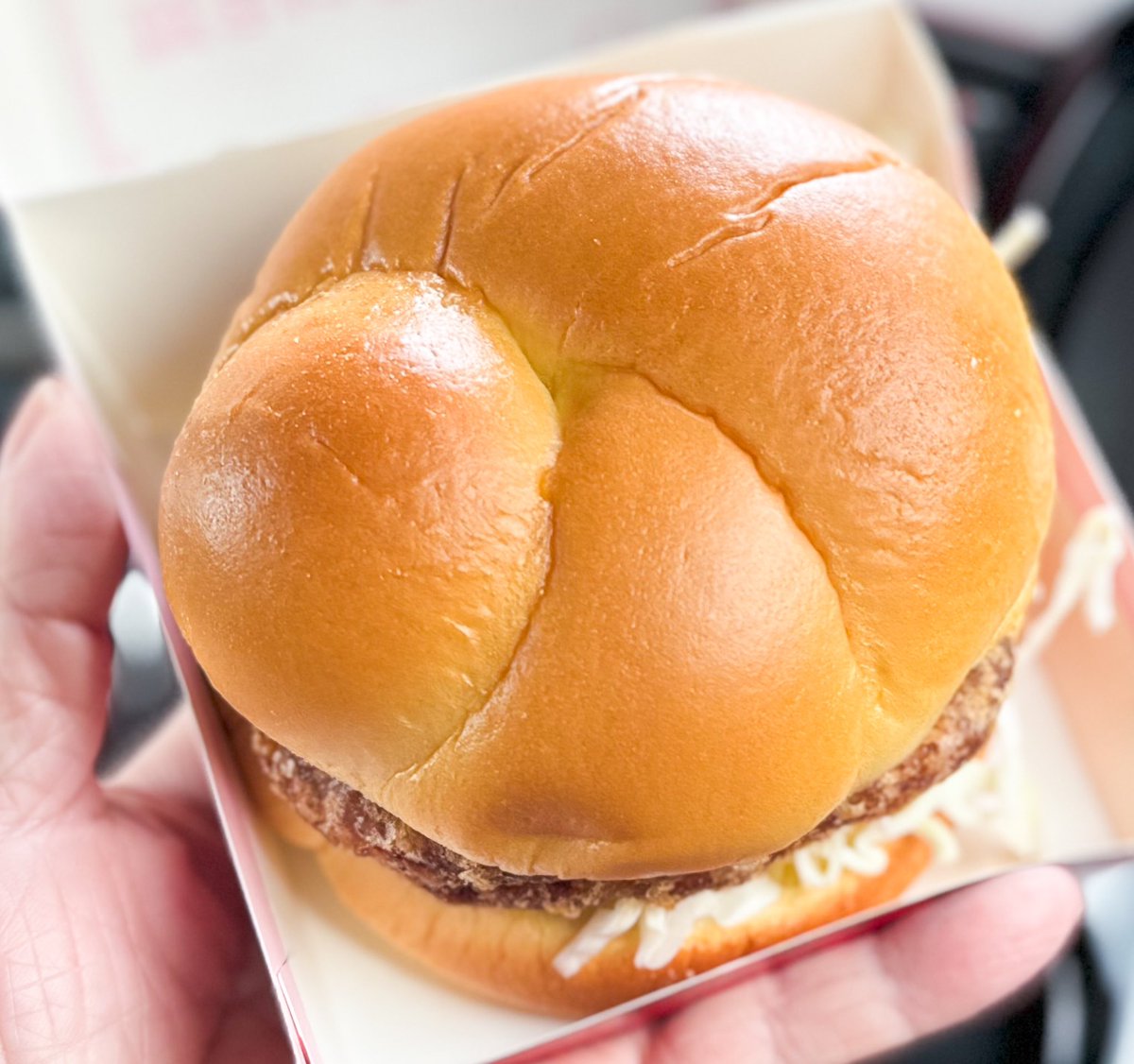 このバンズめっちゃ好きなんです！
てりやき系のもの挟んだらきっと合うと思うんですが🤔
#チキンタツタ #マクドナルド 
<a href="/McDonaldsJapan/">マクドナルド</a>