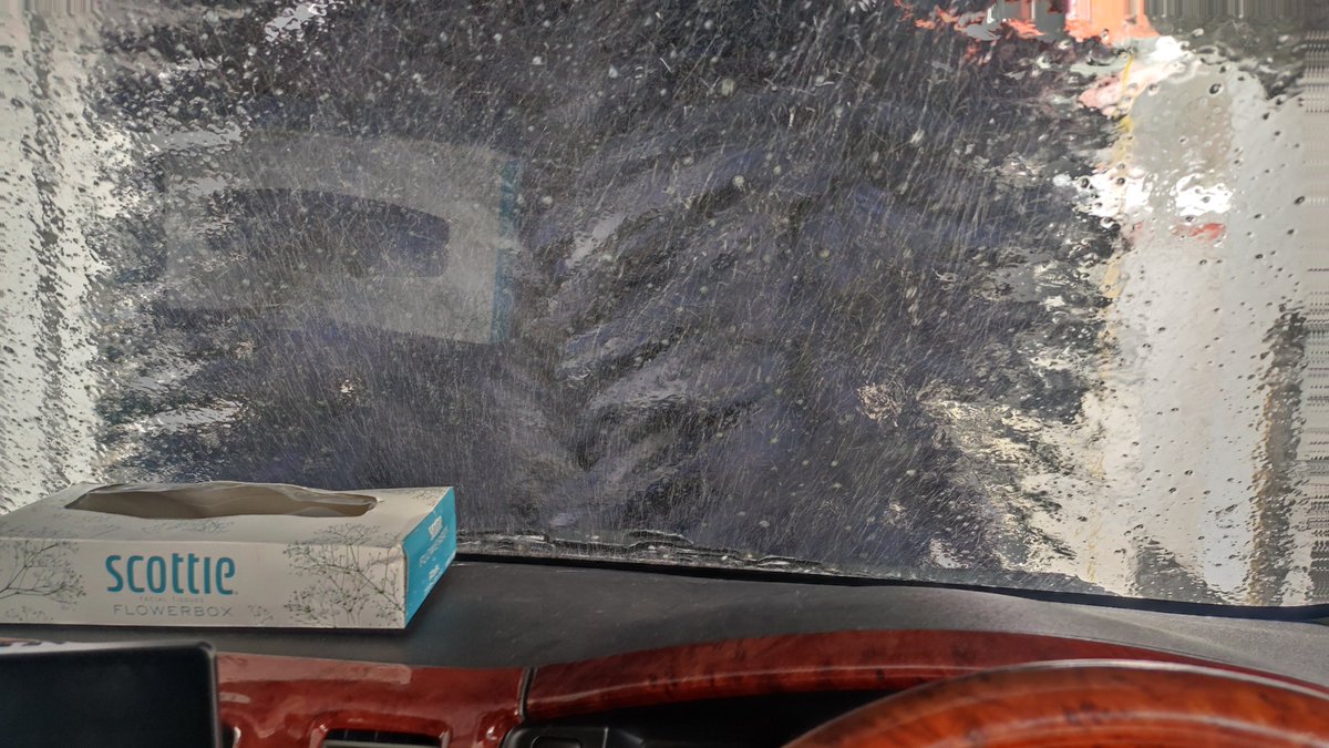 nanbuwks's tweet photo. オペレーションレッドバーン、給油して洗車して車返却。 #openforce https://t.co/JtfTqmqdaE