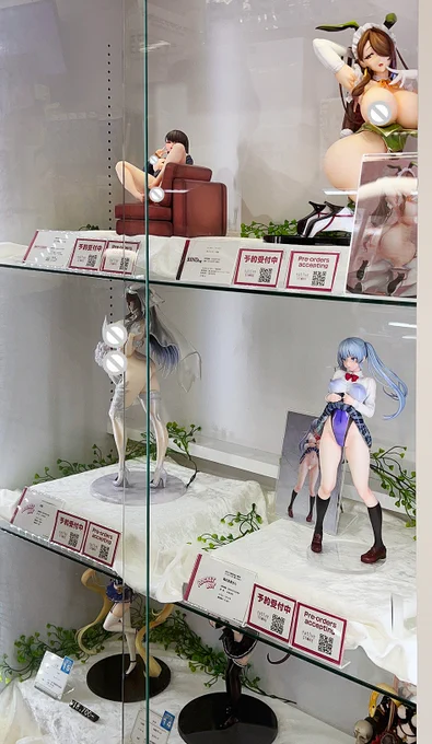━━━━━━━━━━━━デコマス展示情報━━━━━━━━━━━━「スミレ バニーVer.」「風紀委員さん」『大人のデパート エムズ 秋葉原店』様の「地下1階」にて展示中です!日本: 