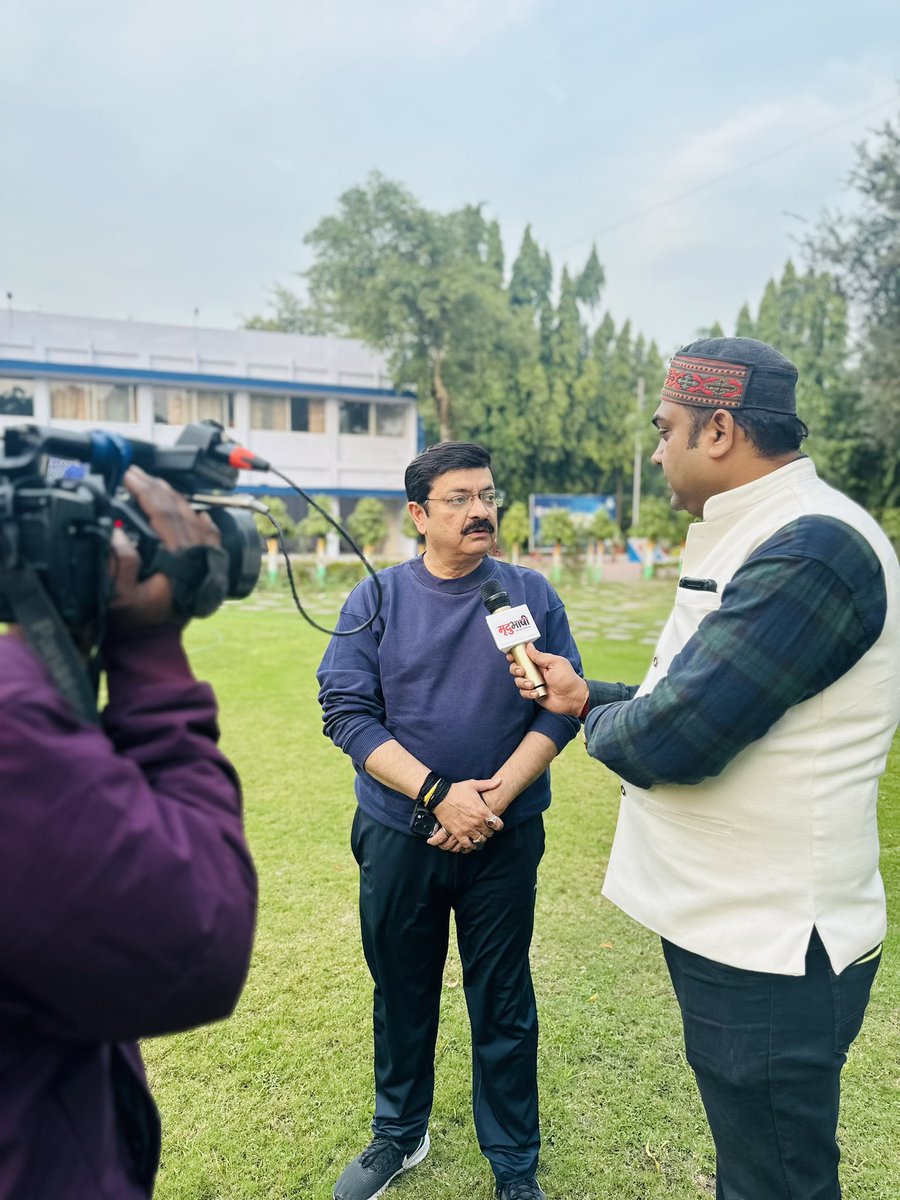 Interview for electronic and social media channels spreads security ideas in the public. This one is for traffic management awareness for the public!
@ Mridubhashi Channel Indore
#MyInterviews
#SecurityIdeas
#TrafficManagement
#EffortContinues
#Mridubhashi
#varunkapoorips
