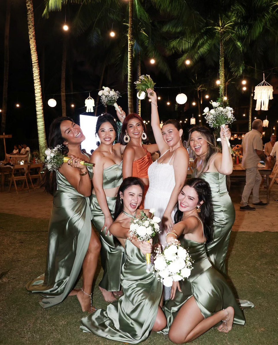 Hot girl summer- Team Bride Squad!

#KimPau #KimChiu #BelaPadilla #AngelicaPanganiban #LinlangPalaban