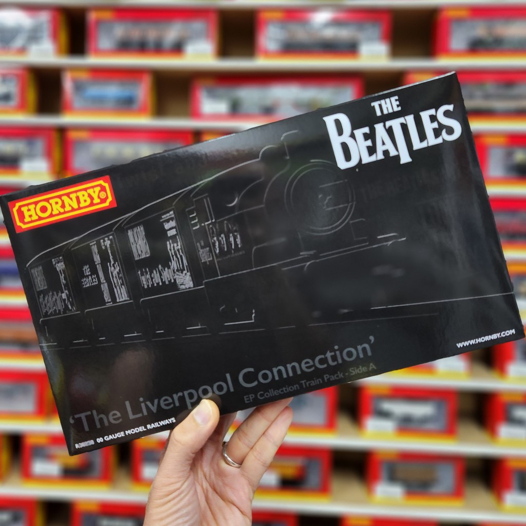 All aboard the 'Singles from Liverpool' Limited Edition Train Pack! Featuring Beatles imagery on Class 73 and Utility Vans. Only 1000 produced, each with a numbered certificate—perfect for Beatles fans and model rail enthusiasts! 🛤️ #BeatlesTrain #ModelRailways #LimitedEdition