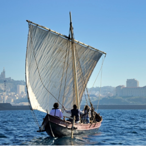 Le Gyptis s’invite à l'arrivée de la flamme olympique inshs.cnrs.fr/fr/cnrsinfo/qu… Assemblé sans vis ni clou, le Gyptis est une copie conforme d’un navire utilisé par les grecs il y a 2 600 ans et découvert en 1993 pendant les travaux d’aménagement de Marseille. @CNRSshs @CNRS