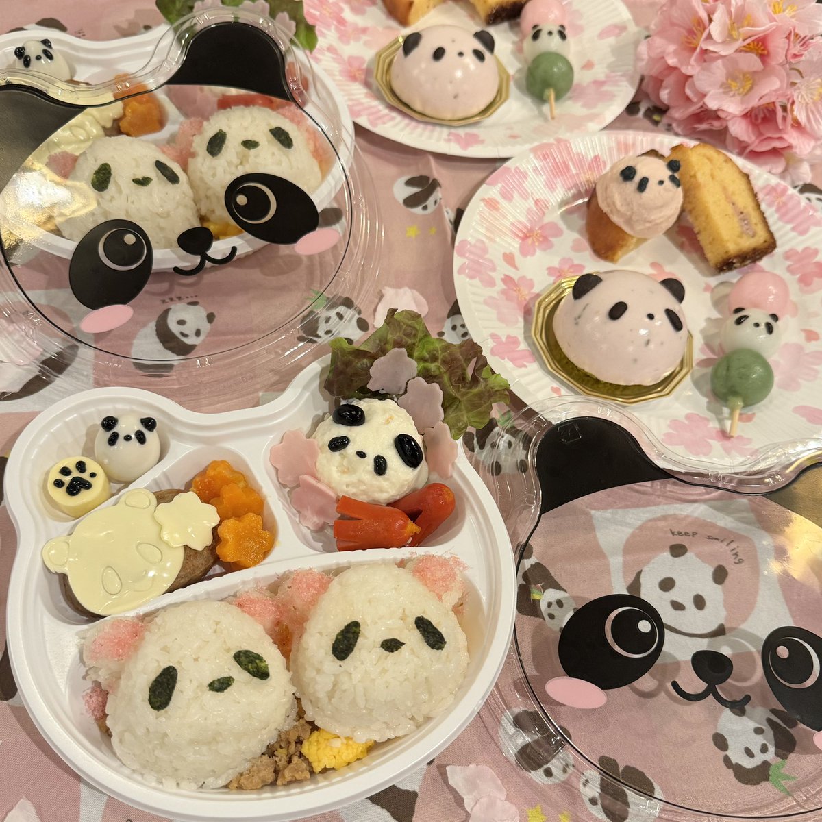 Panpandacafe's tweet photo. 昨日も来てくださった皆さんありがとうございました🐼☕️お花見気分になってもらえたらと思ってお弁当にしてみたり桜尽くしにしてみたり🌸どうでしたか🌸来月は5/12に開催予定です！待ってます〜🫧
#ぱんぱんだカフェ https://t.co/U5fs9vtZjq