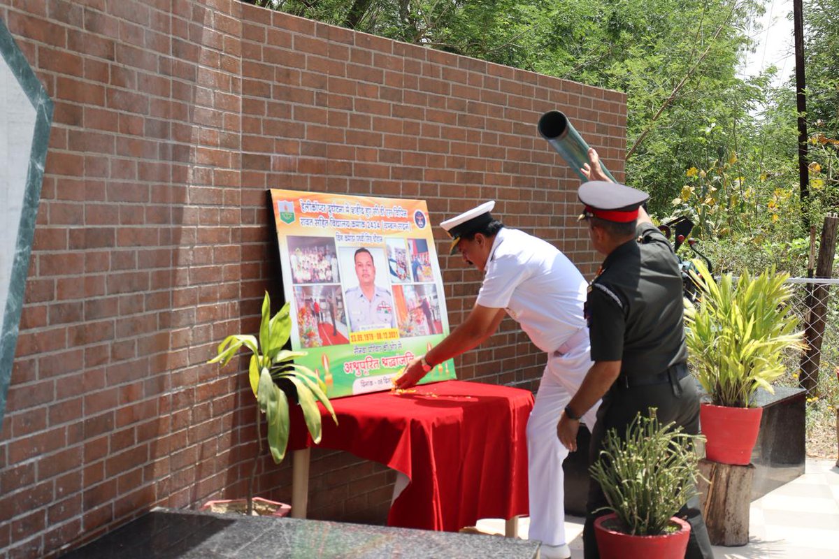 indiannavy's tweet photo. VAdm Dinesh K Tripathi, VCNS, on a visit to his alma mater, Sainik School Rewa, Madhya Pradesh, the 'Land of White Tigers', #21Ap 24, laid wreath & paid homage to #Braveheart Sainwinians who made the ultimate sacrifice in protecting the sovereignty of the nation, at #SainwaMemorial.

VCNS also reviewed various training, infrastructure & administrative developments, & initiatives aimed at enhancing the education of #youngminds.

#NationBuilding

@SpokespersonMoD