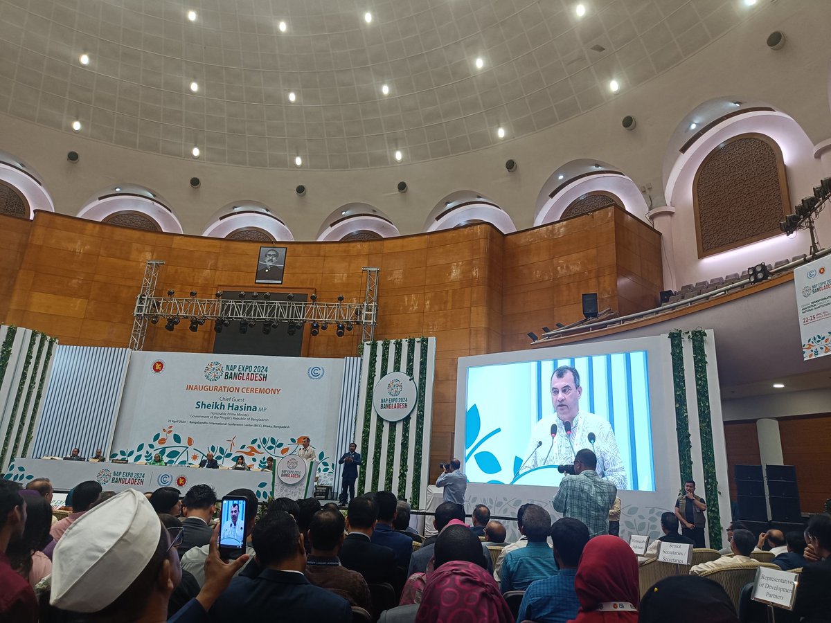 Minister @saberhc, emphasizes 🇧🇩's commitment to climate adaptation leadership through innovation and solutions, not victimhood. At #NAPExpo2024, Bangladesh showcases achievements in addressing climate change impacts and transformational #adaptation.