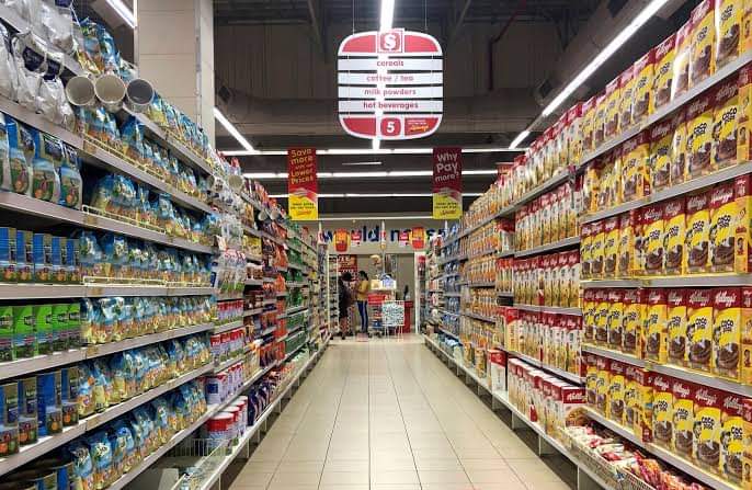 Chinese Supermarket in Abuja Accused of Racial Discrimination, Denying Nigerians Access takeitbackglobal.com/2024/04/22/chi… #TakeitBack