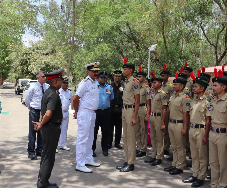 In his interactions with the teachers & staff of Sainik School Rewa, VCNS exhorted them to groom #futureleaders of #India to contribute to #nationbuilding, and achieve success, in alignment with the school’s motto 'Vidyaiv Balam'—‘Knowledge is Power’.

#AspireToAchieve