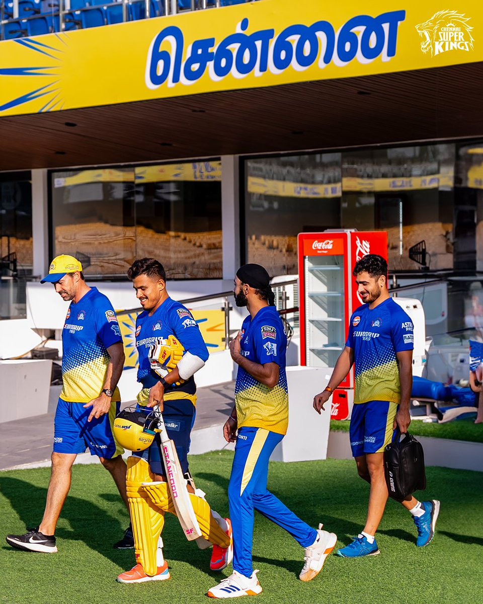 ChennaiIPL's tweet photo. Summer Time. ☀️
Let’s play boys! 😎

#WhistlePodu #Yellove 🦁💛 https://t.co/X0LbP0GRjM
