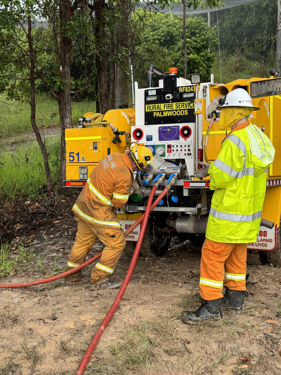 Putting their skills to the test 💪 Over 80 Rural Fire Service volunteers from Maroochy South gathered on the Sunshine Coast this weekend for their annual training exercise. From team building to water-drafting and drills – the volunteers simulated life-like scenarios, putting