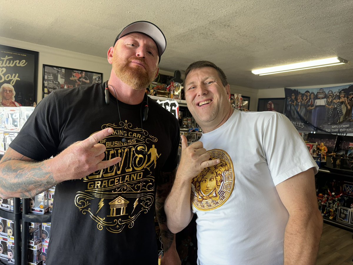 A huge thank you to @MajorWFPod legend @HEATHXXII for stopping by @BarrioToys earlier today. Always appreciate the Norman Smiley stories and much more