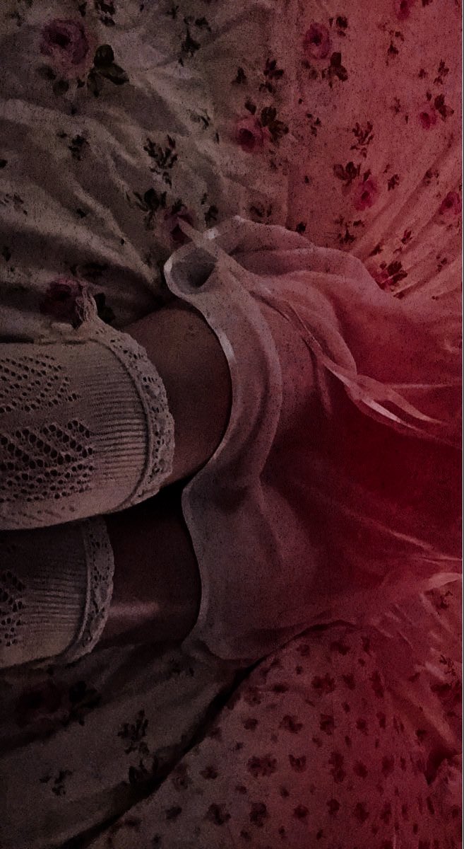 ‘’Nighty night! Feeling tired even tho I might follow you through the mirror. Sleep tight…

Ps. Bloody Mary,

XOXO.’’