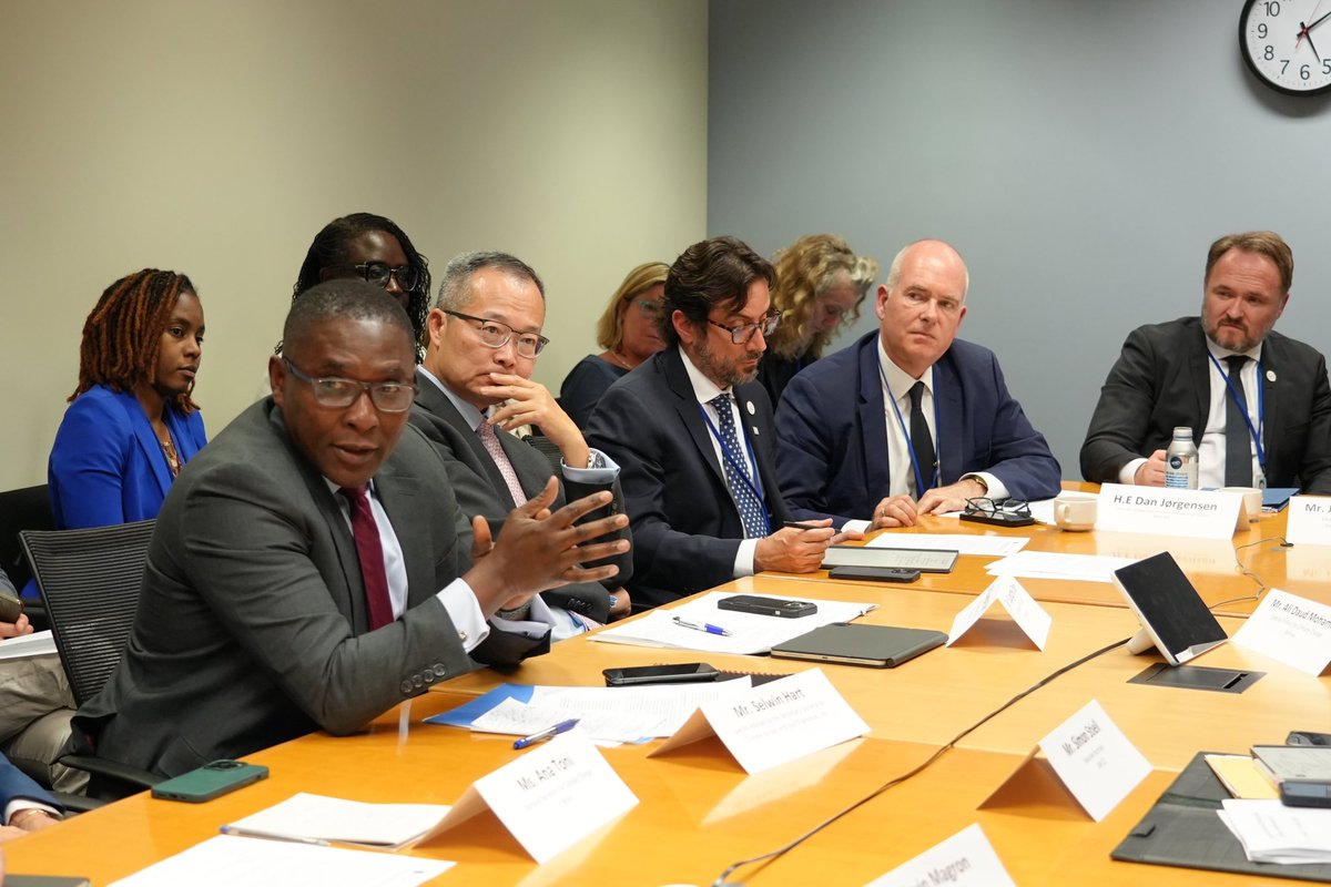 Participated in the @beyondoilgas high-level roundtable on just transitions for oil and gas producers during the #WorldBank #IMF #SpringMeetings2024. The session explored the role of MDBs in building and coordinating a credible, scalable financing offer that will ensure countries…