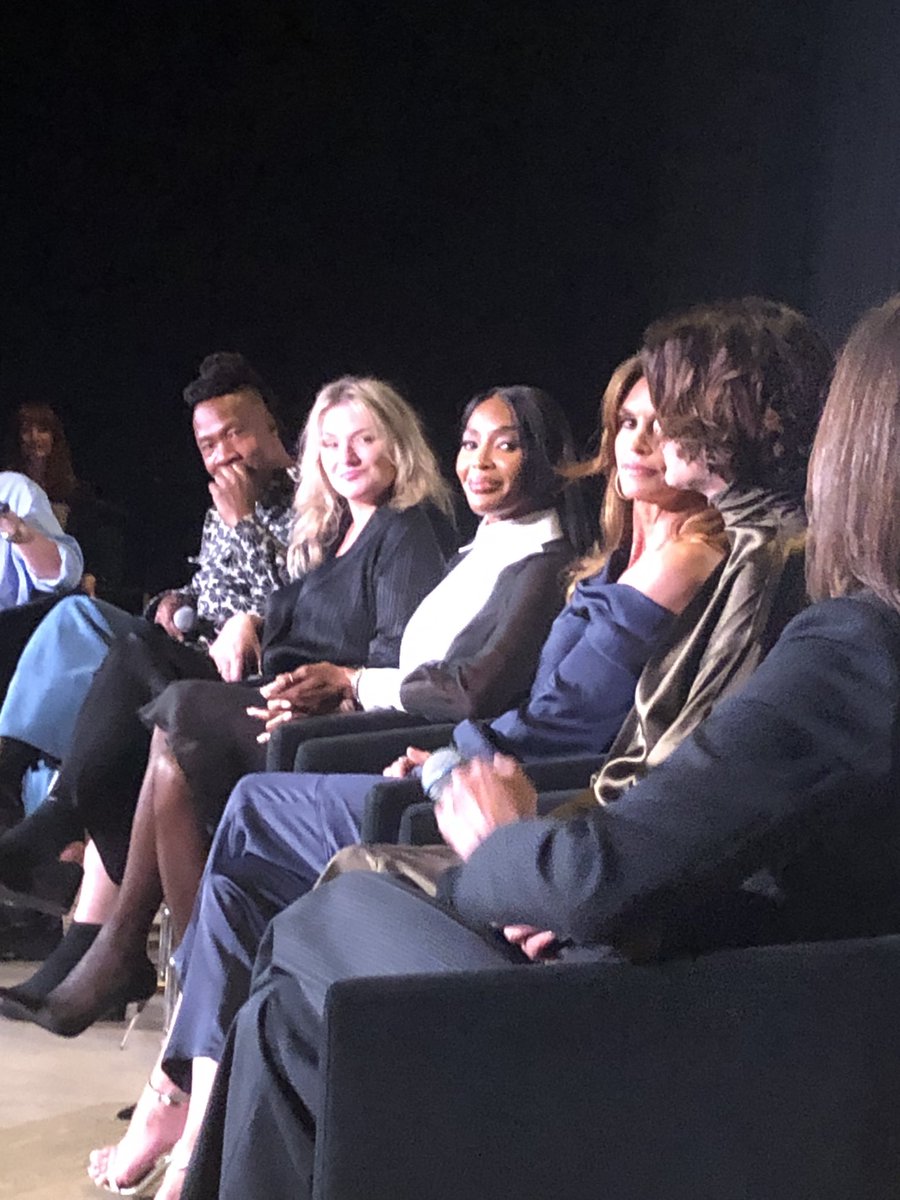 deepsoap's tweet photo. Seriously, I grew up aspiring to live a glamorous, exciting life like Cindy and Naomi. I knew my short, nerdy ass wasn’t going to be a model so I’d have to find another way. Meeting them made it feel possible again. Thanks @AppleTV for a great event #thesupermodels https://t.co/M6WBFoP4m3