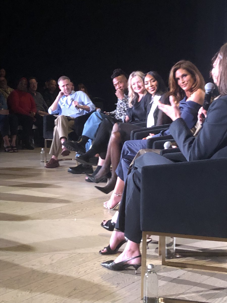 deepsoap's tweet photo. Seriously, I grew up aspiring to live a glamorous, exciting life like Cindy and Naomi. I knew my short, nerdy ass wasn’t going to be a model so I’d have to find another way. Meeting them made it feel possible again. Thanks @AppleTV for a great event #thesupermodels https://t.co/M6WBFoP4m3
