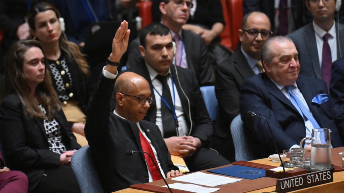 draliyoussef's tweet photo. USA &amp; Israeli bombs have killed children in Gaza. Now, they are dying of hunger  &amp; approved a $26 billion aid package to complete the genocide.
القنابل الامريكية و الإسرائيلية قتلت الأطفال في غزة و الآن يموتون من الجوع
و  تمنح 26 مليار دولار لاستكمال الإبادة الجماعية. https://t.co/AZB47loSHH